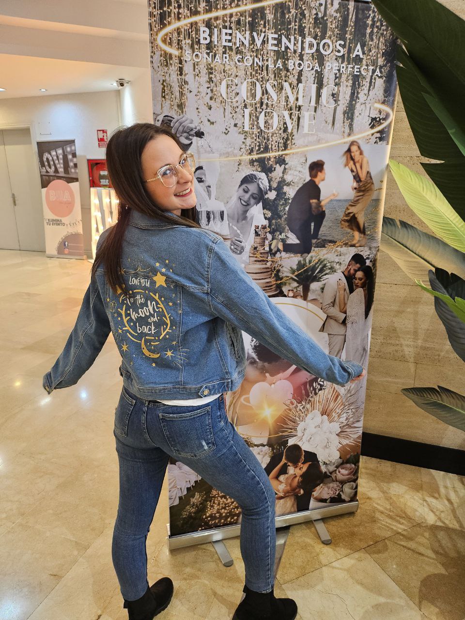 Cazadora de novia bordada - To the moon and back - Imagen 4